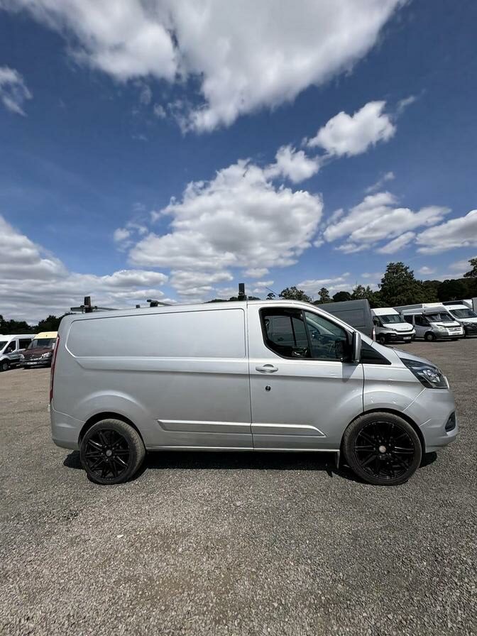 2018 Ford Transit Custom – Model: Transit Custom 300 Limited – CT68HWN