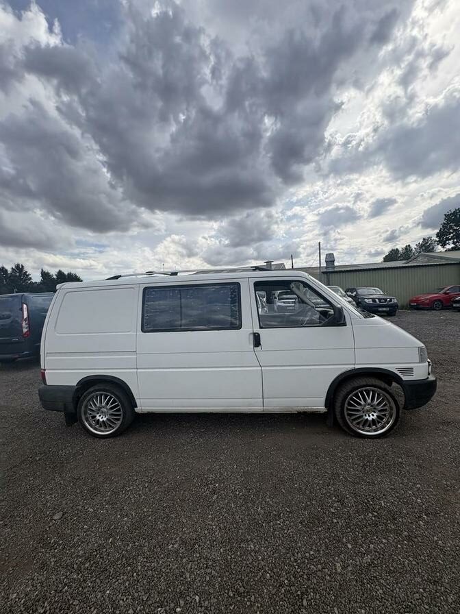 2000 Volkswagen Transporter – Model: 800 Special TD SWB – X94OOF