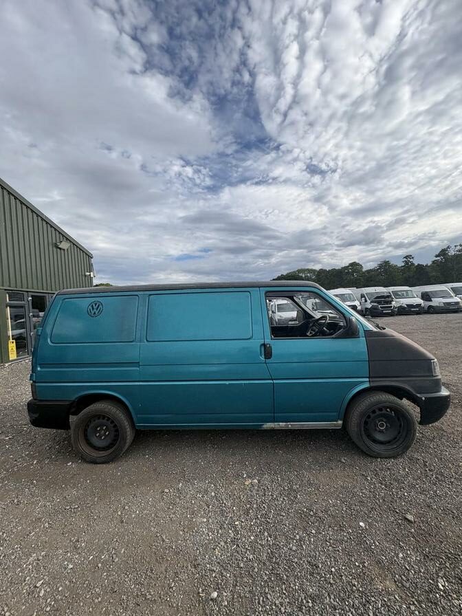 1994 Volkswagen Caravelle – Model: Transporter Caravelle – M396XCL