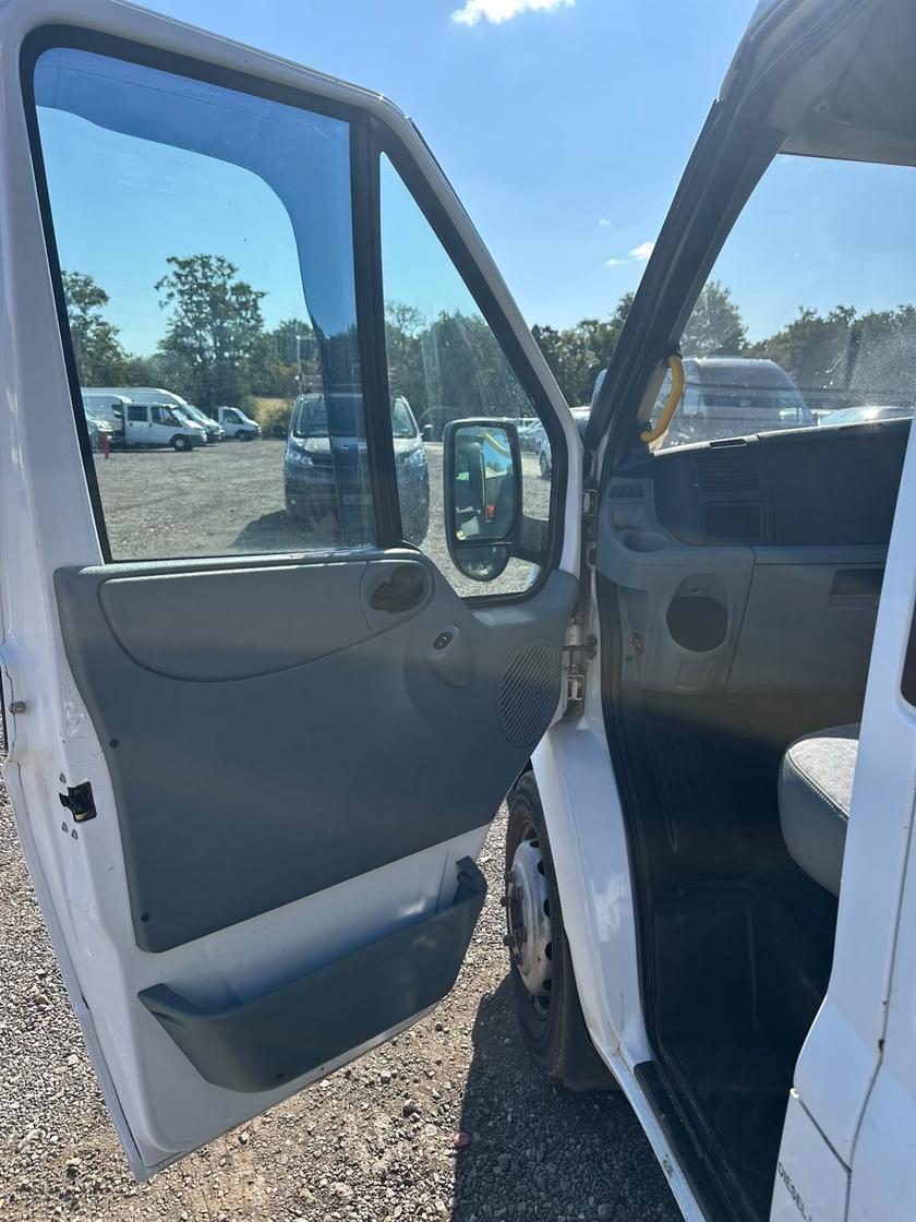 2006 Ford Transit – Model: Transit 100 17-Seat RWD – VA56XHP