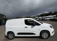2019 Vauxhall Combo – Model: Combo 2000 Sportive S/S – DU19LKF