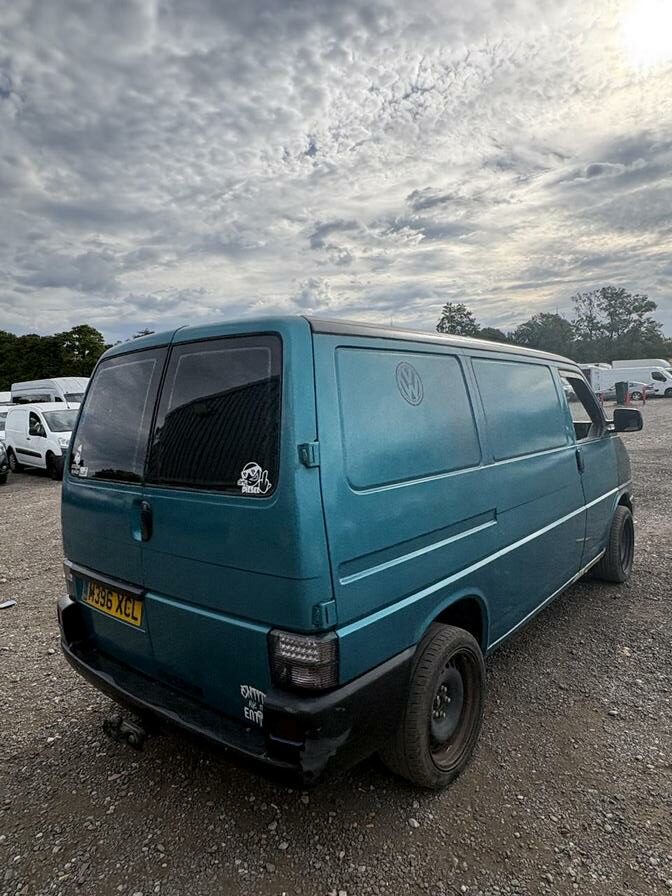 1994 Volkswagen Caravelle – Model: Transporter Caravelle – M396XCL