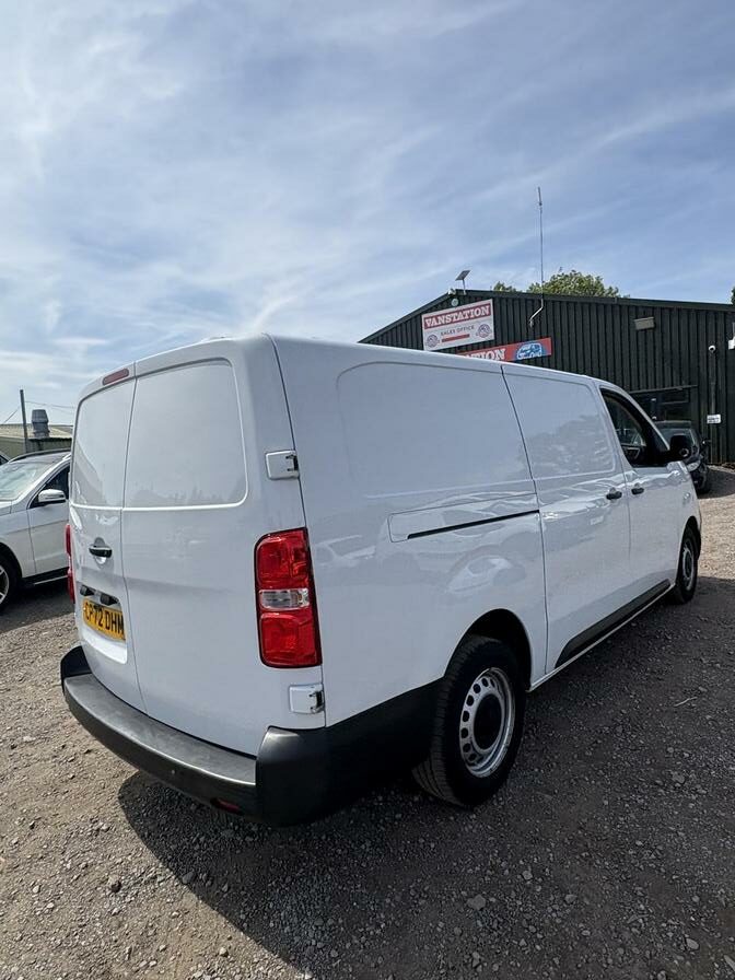 2022 Peugeot Expert – Model: Expert Professional Premium L2 Blue HDi – CP72DHM