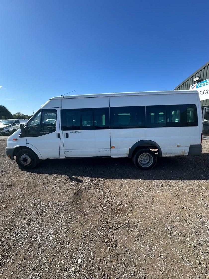 2006 Ford Transit – Model: Transit 100 17-Seat RWD – VA56XHP