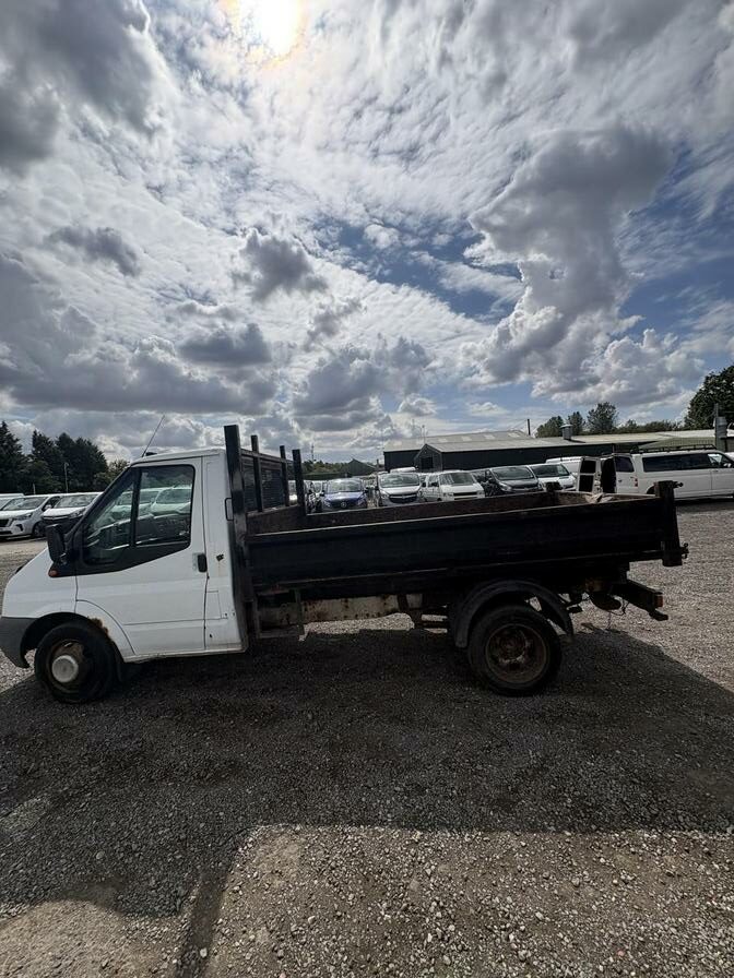 2011 Ford Transit – Model: Transit 140 T350 MWB Limited Double Cab – NA11CZR