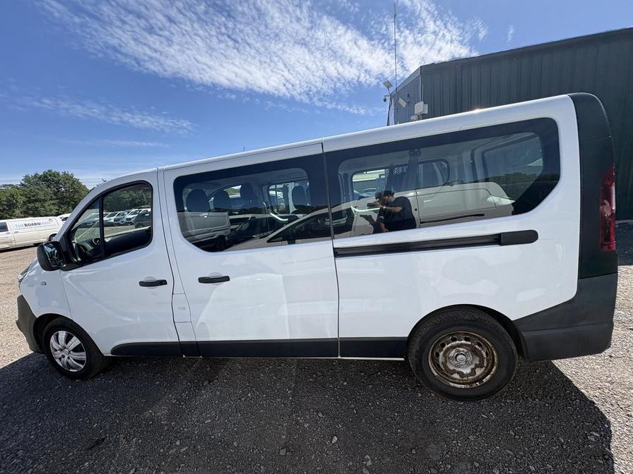 2015 Vauxhall Vivaro Combi – Model: Vivaro CDTi – DY65YGH