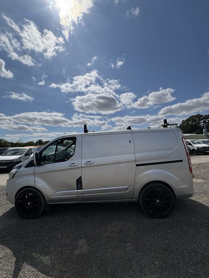 2018 Ford Transit Custom – Model: Transit Custom 300 Limited – CT68HWN