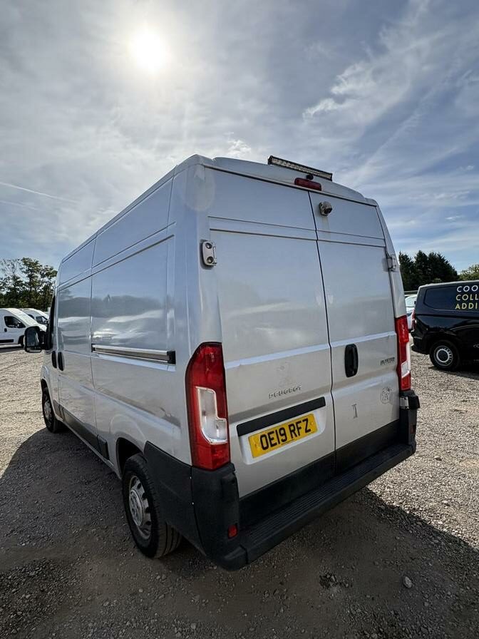 2019 Peugeot Boxer – Model: Boxer 335 Professional L2H2 Blue HDi – OE19RFZ