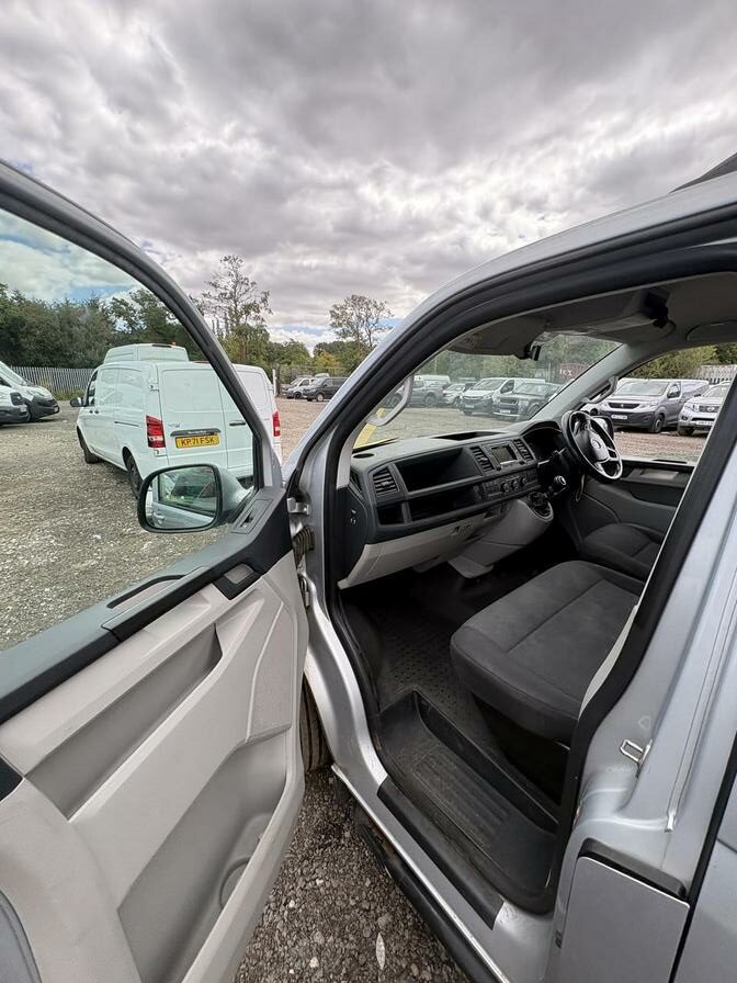 2018 Volkswagen Transporter – Model: Transporter T30 Highline TDI BlueMotion Technology – W5NRB/NXZ2303
