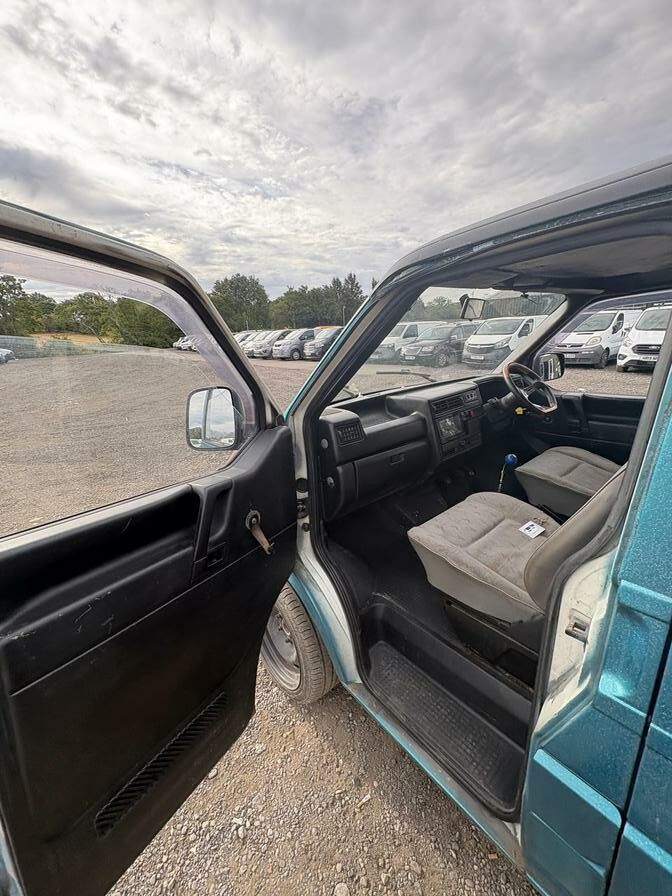 1994 Volkswagen Caravelle – Model: Transporter Caravelle – M396XCL