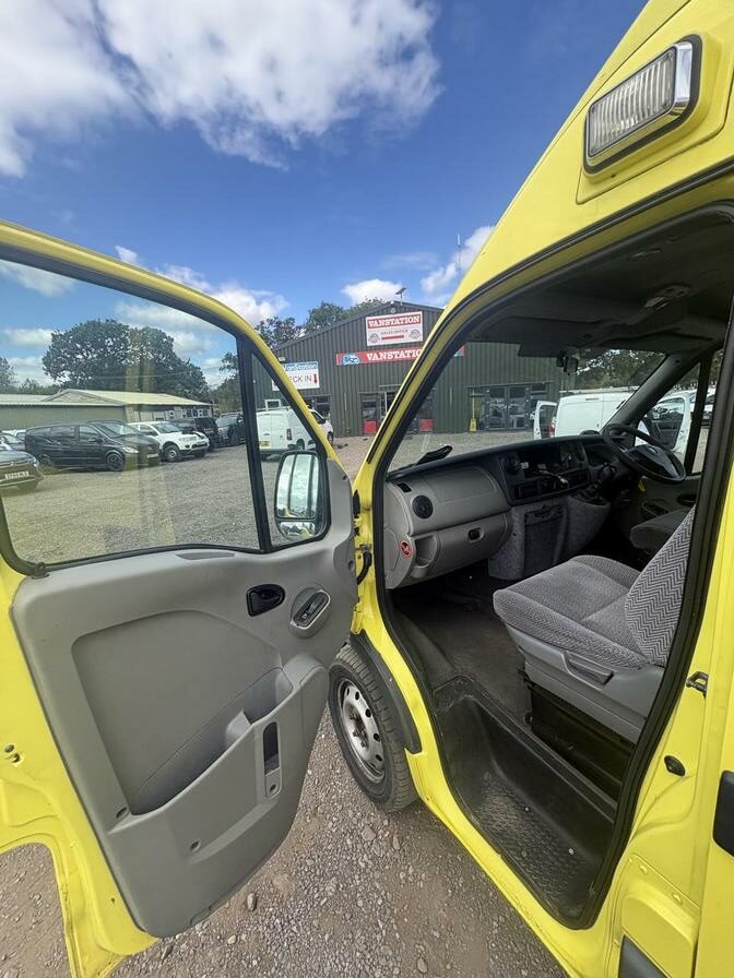 2010 Vauxhall Movano – Model: Movano 3500 CDTi LWB – YX10ELW