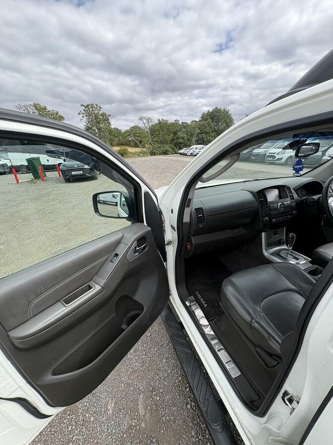 2013 Nissan Navara – Model: Navara Tekna dCi Auto – YN13XEF