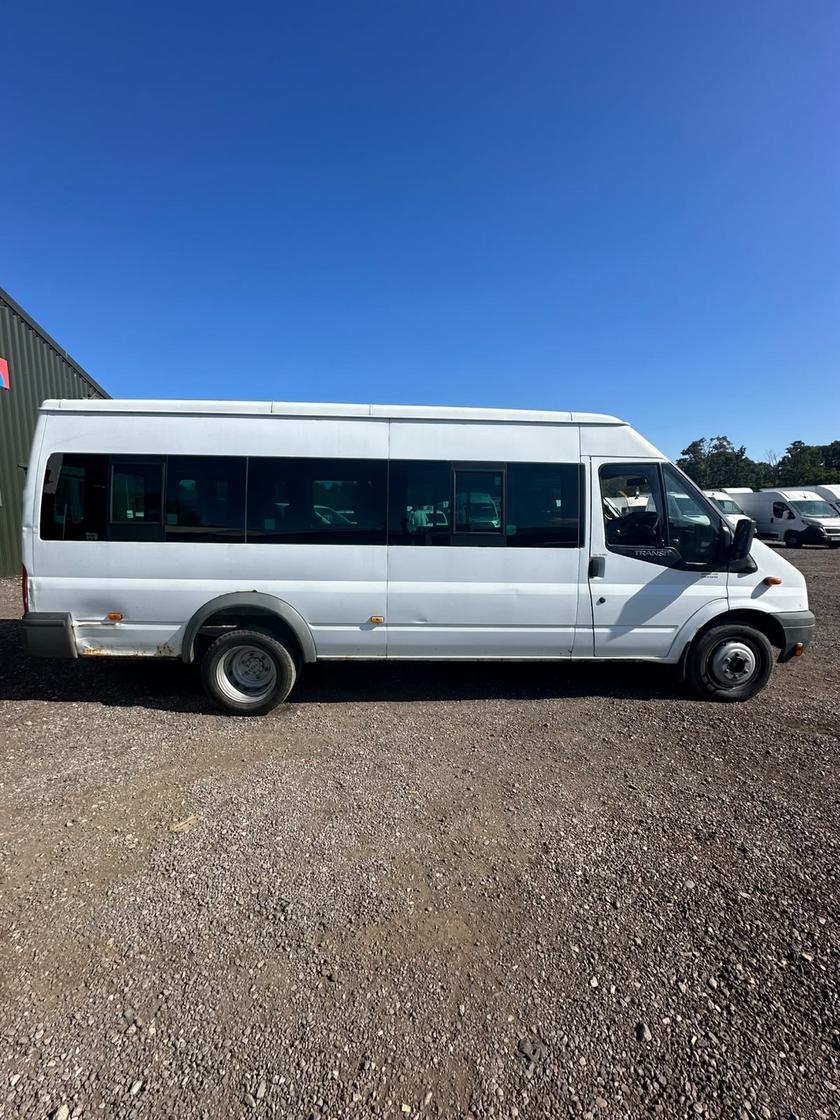 2006 Ford Transit – Model: Transit 100 17-Seat RWD – VA56XHP