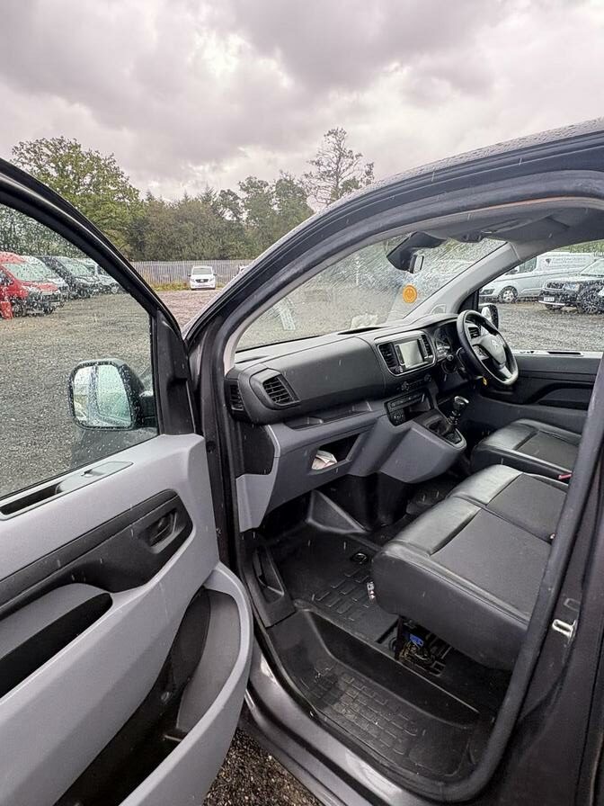 2017 Citroen Dispatch – Model: Dispatch 1400 Enterprise+ Blue HDi S/S – AP17GVW