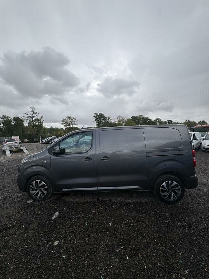 2017 Citroen Dispatch – Model: Dispatch 1400 Enterprise+ Blue HDi S/S – AP17GVW