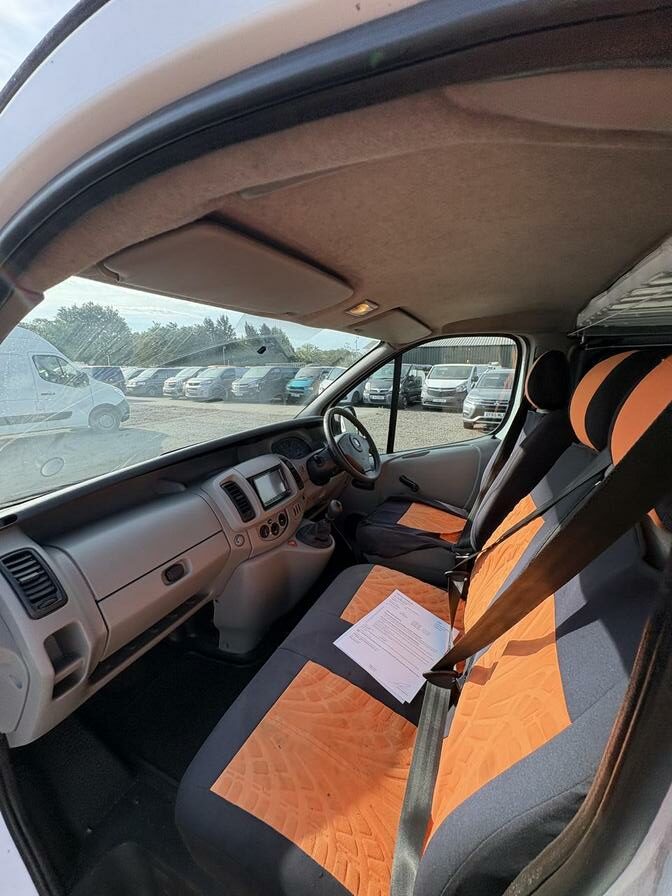 2005 Vauxhall Vivaro – Model: Vivaro 2900 CDTi 82 SWB – KS54PXC