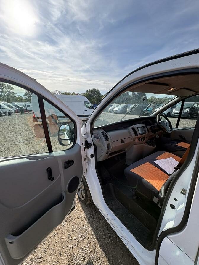 2005 Vauxhall Vivaro – Model: Vivaro 2900 CDTi 82 SWB – KS54PXC