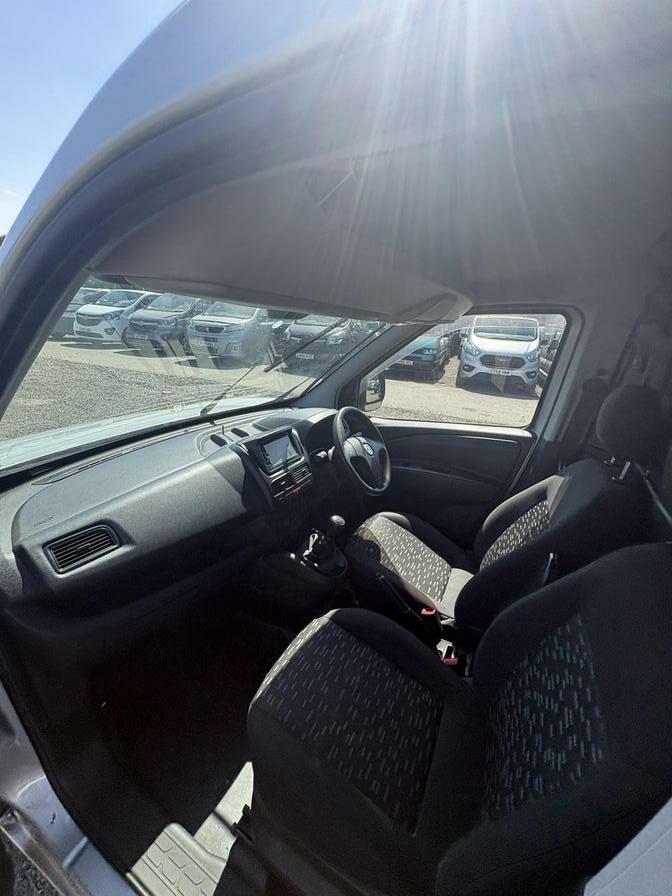 2012 Vauxhall Combo – Model: Combo 2000 L1H1 CDTi Sportive – YT12KZE