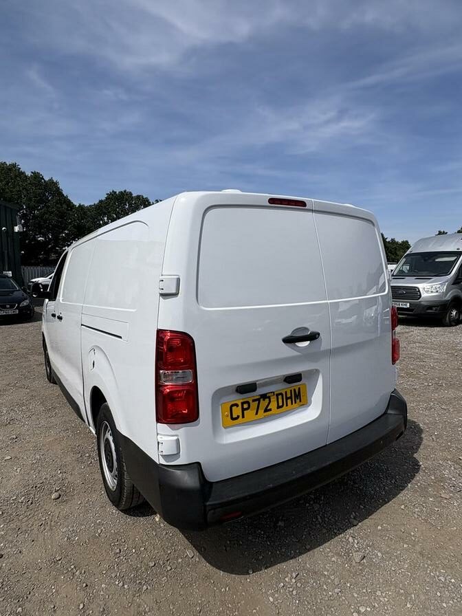 2022 Peugeot Expert – Model: Expert Professional Premium L2 Blue HDi – CP72DHM
