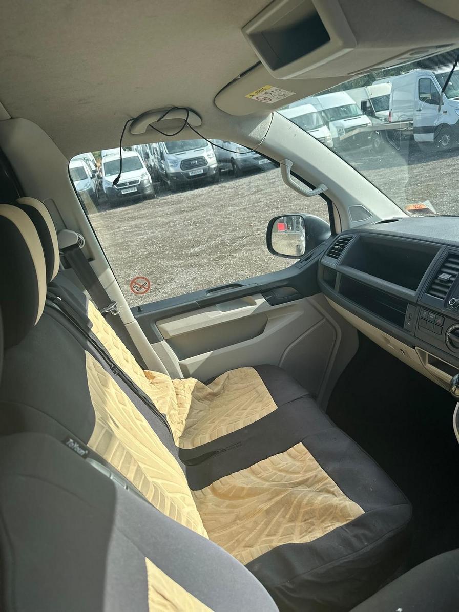 2017 Volkswagen Transporter – Model: Transporter T28 Trendline TDI BlueMotion Technology – GL66FFK
