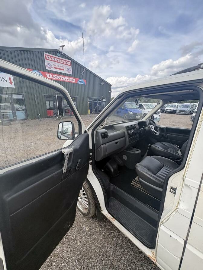 2000 Volkswagen Transporter – Model: 800 Special TD SWB – X94OOF