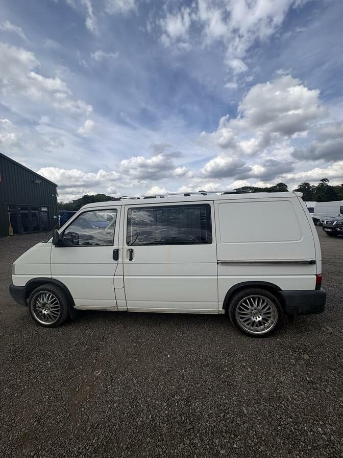 2000 Volkswagen Transporter – Model: 800 Special TD SWB – X94OOF