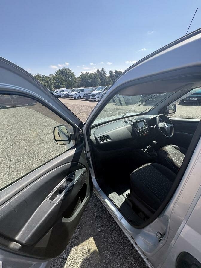 2012 Vauxhall Combo – Model: Combo 2000 L1H1 CDTi Sportive – YT12KZE