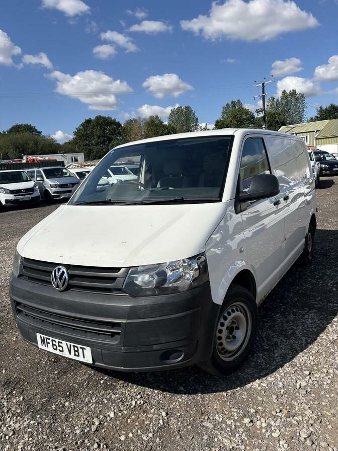 2015 Volkswagen Transporter – Model: Transporter T32 Startline TDI BlueMotion Technology 4Motion – MF65VBT