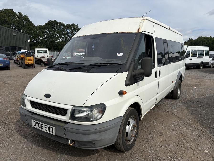 2006 Ford Transit – Model: Transit Minibus – DY06EWD