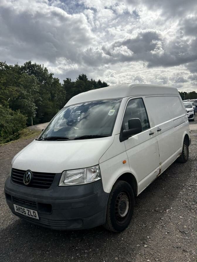 2006 Volkswagen Transporter – Model: Transporter T30 104 TDI LWB – AK06ZLO