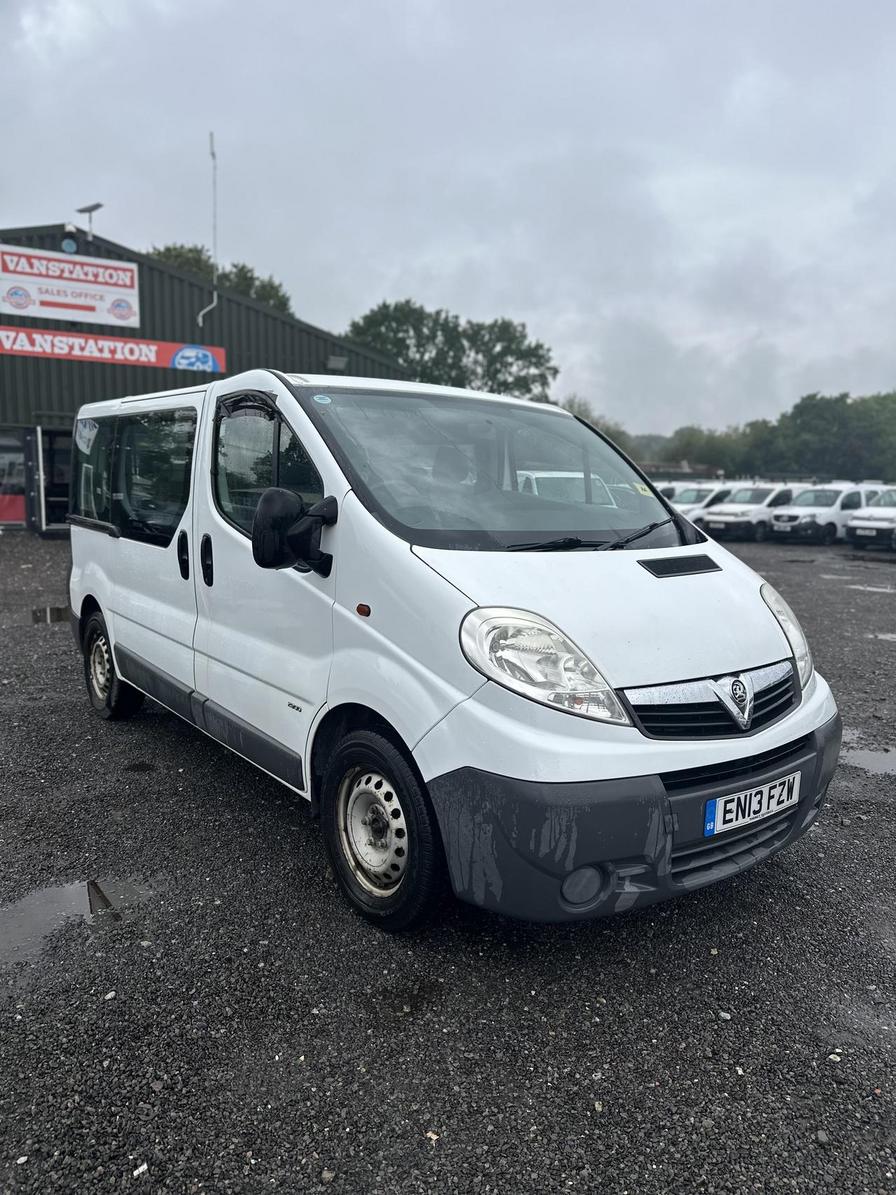 2013 Vauxhall Vivaro Combi – Model: Vivaro ecoFLEX Combi CDTi SWB – EN13FZW