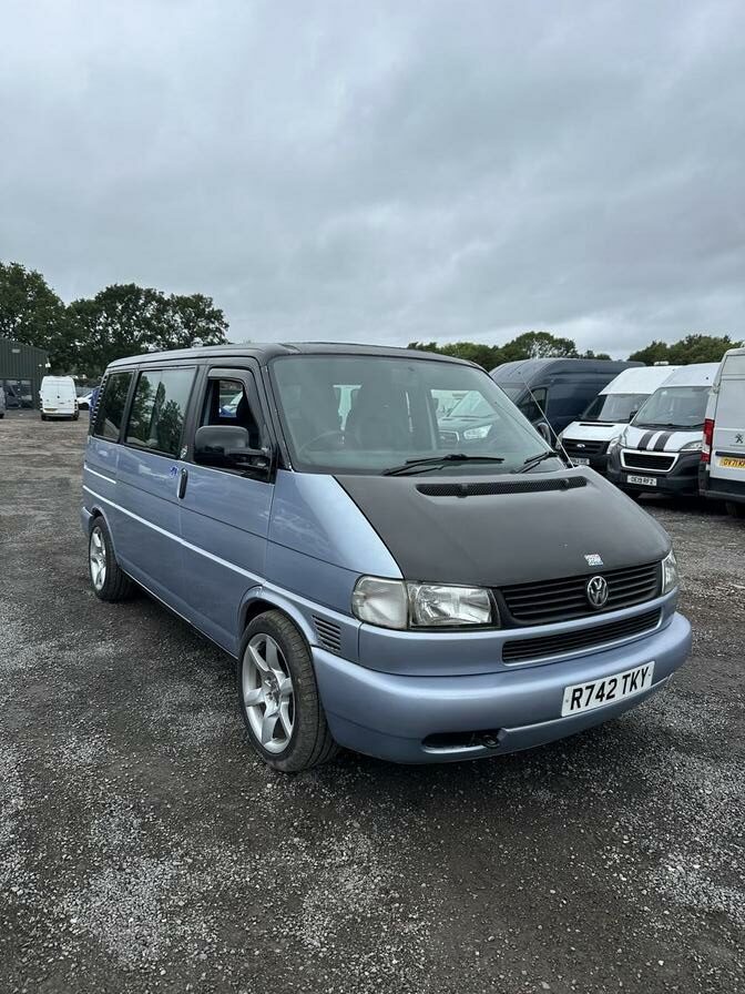 1997 Volkswagen Caravelle – Model: Caravelle Auto SWB – R742TKY