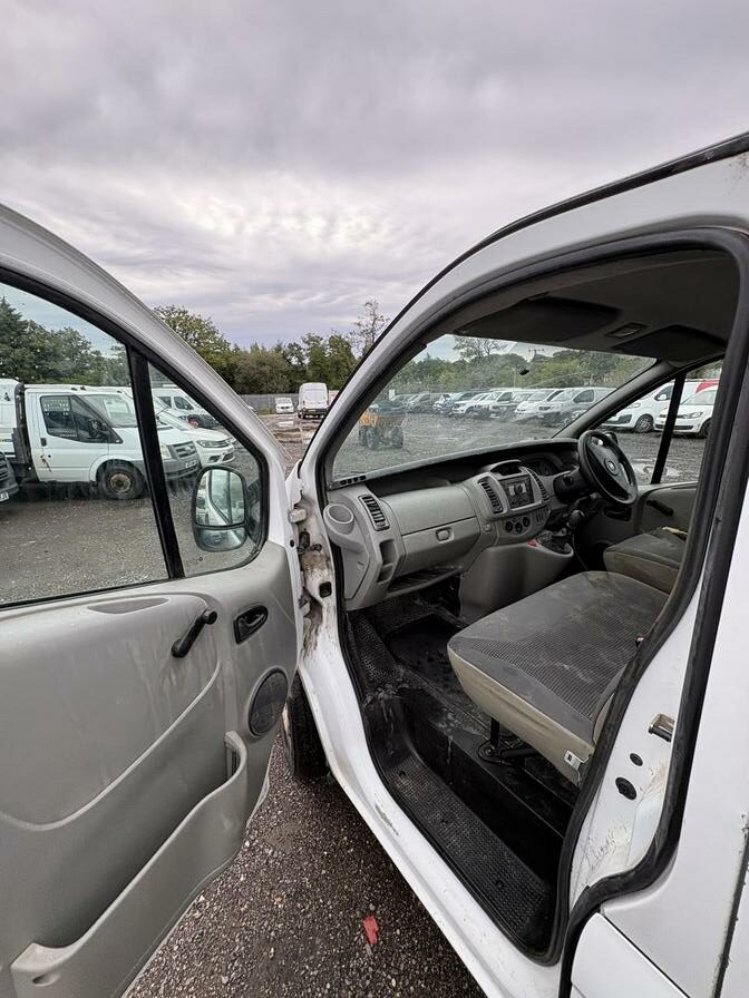 2010 Vauxhall Vivaro – Model: Vivaro 2700 CDTi SWB – LO10XAW