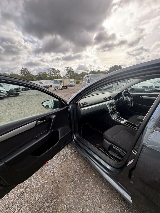2014 Volkswagen Passat – Model: Passat S BlueMotion Technology TDI Semi-Auto – FT63LNG