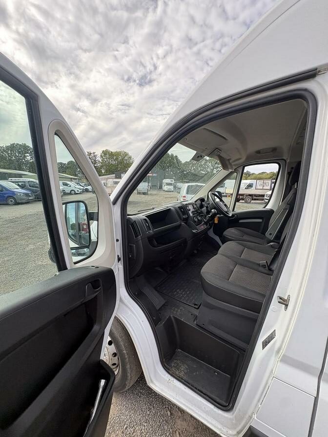 2022 Citroen Relay – Model: Relay 35 L3H2 Enterprise Blue HDi S/S – LD22XCL