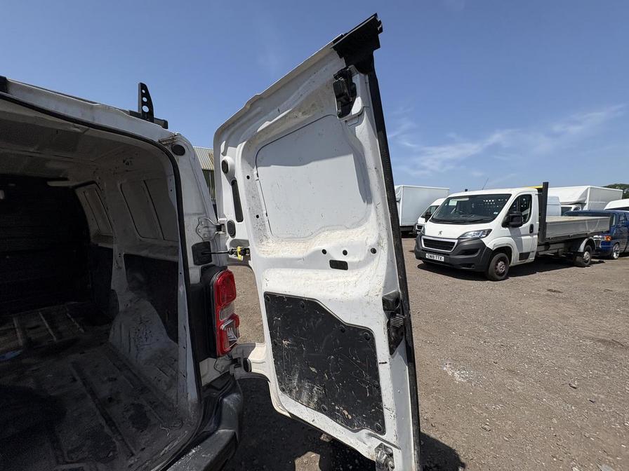 2019 Vauxhall Vivaro – Model: Vivaro 2900 Edition S/S – SA69UNF