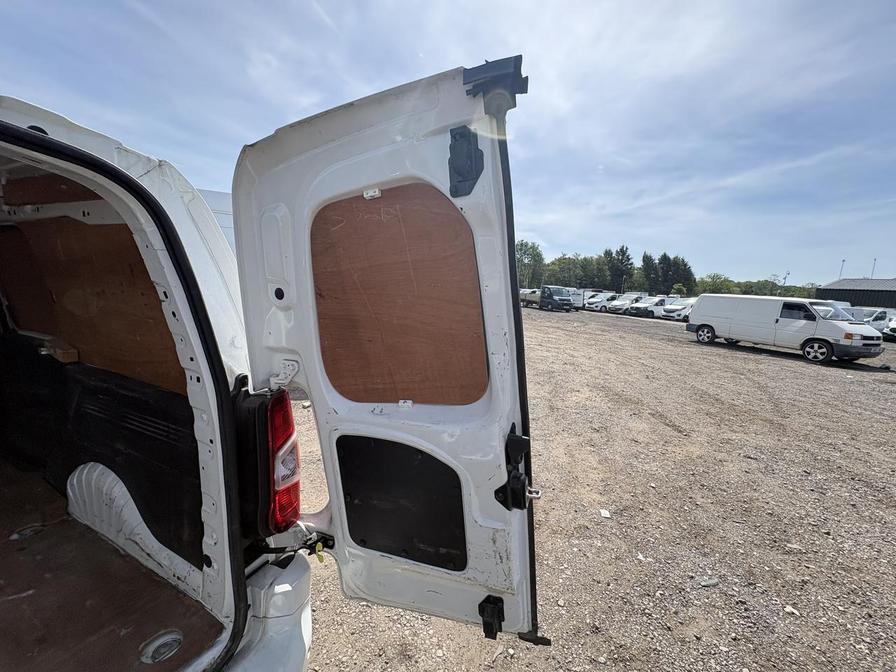 2020 Vauxhall Combo – Model: Combo 2300 Sportive TD S/S – DY70PZH