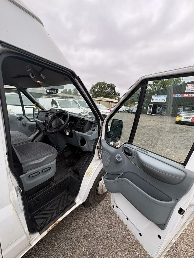2011 Ford Transit – Model: Transit 115 T430 17s RWD – CV61ZKC