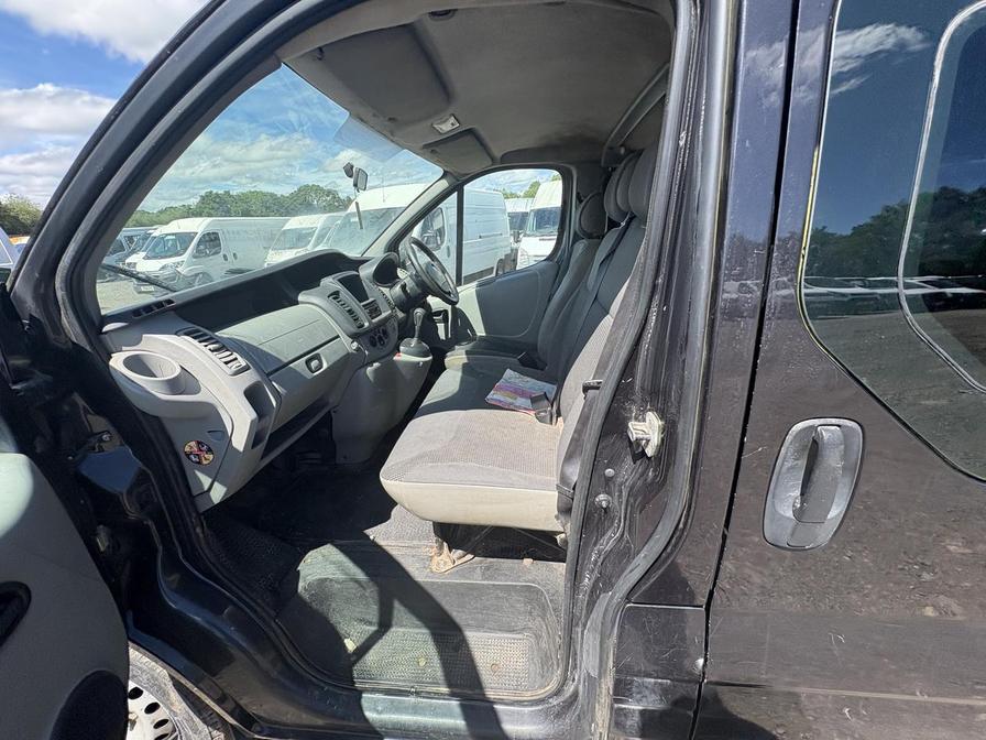 2012 Vauxhall Vivaro Combi – Model: Vivaro 2900 Combi CDTi Semi-Auto 113 – NV61RBO