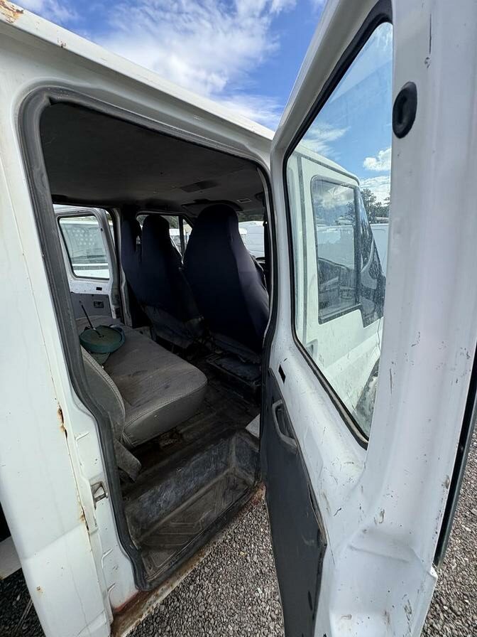 2004 Ford Transit – Model: Transit 350 LWB – MK54KWG