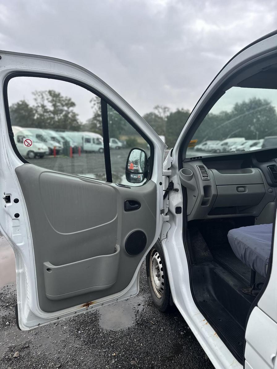 2013 Vauxhall Vivaro Combi – Model: Vivaro ecoFLEX Combi CDTi SWB – EN13FZW