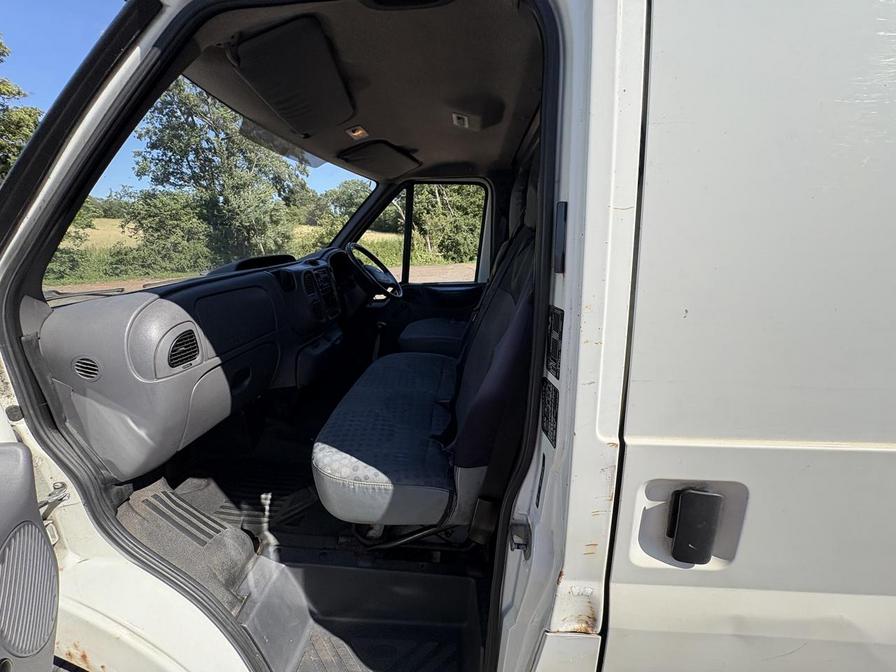 2004 Ford Transit – Model: Transit 300 SWB TD – LD04HJU