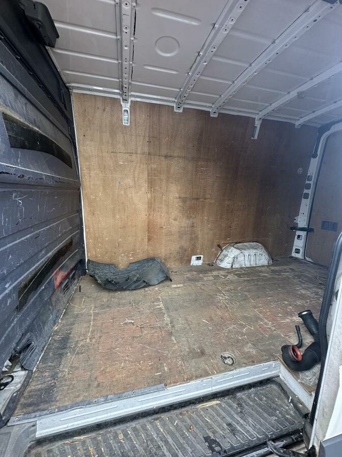 2011 Volkswagen Crafter – Model: Crafter 35 Blue TDI 108 M – KR11ZKU