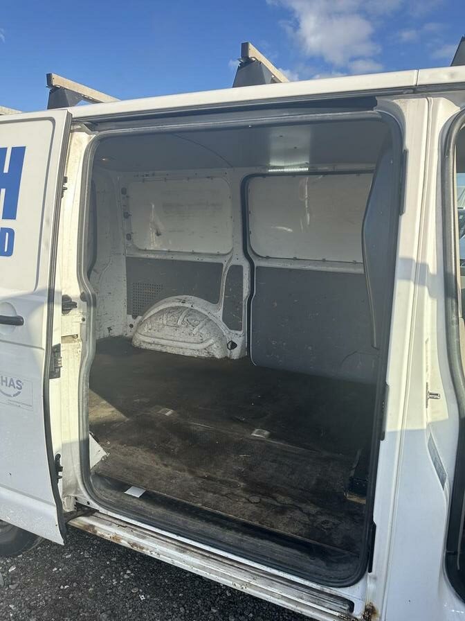 2013 Volkswagen Transporter – Model: Transporter T28 BlueMotion Technology TDI SWB – PJ62OSW