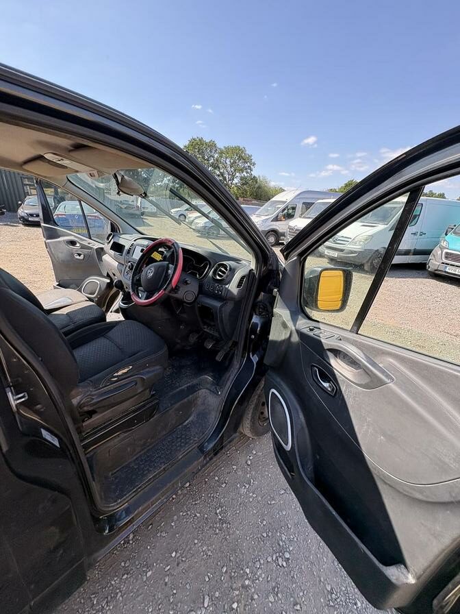 2016 Vauxhall Vivaro – Model: Vivaro 2900 Sportive CDTi Bi-T S/S – LK66WXO