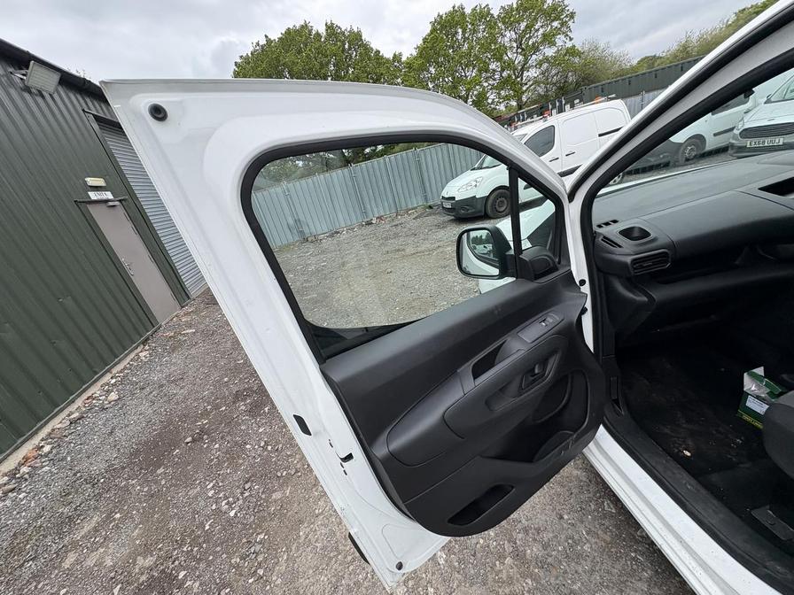 2019 Vauxhall Combo – Model: Combo 2000 Edition TD S/S – BK69BEJ