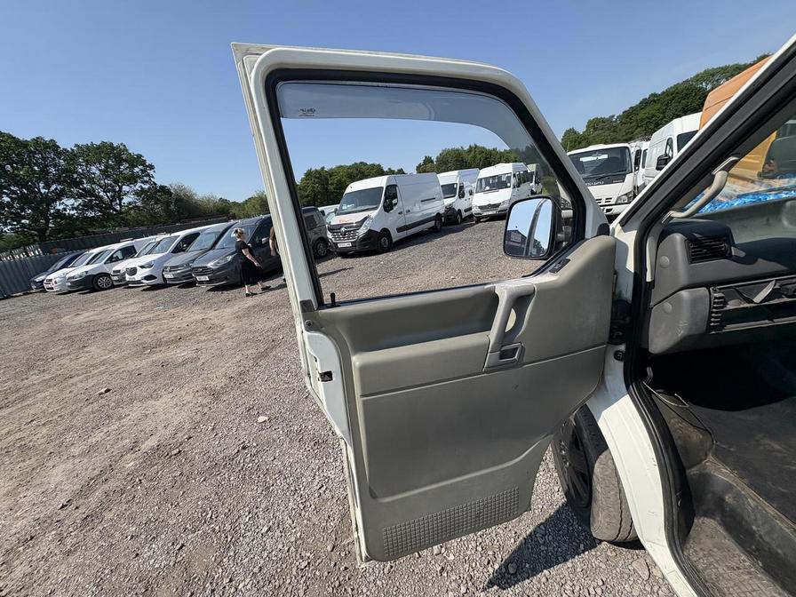 2003 Volkswagen Transporter – Model: Transporter 88 bhp SWB – LM03TPU