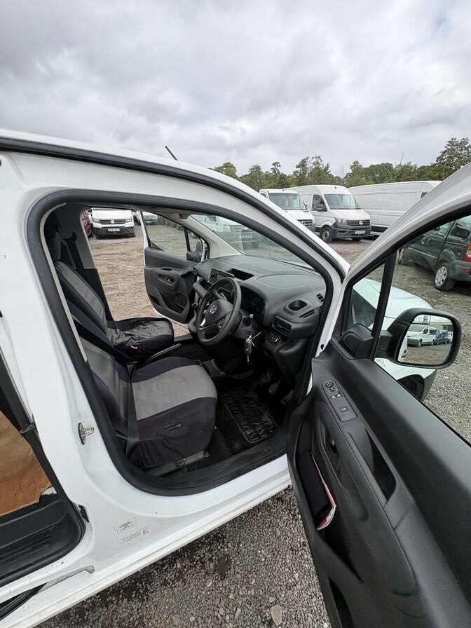 2021 Vauxhall Combo – Model: Combo 2300 Dynamic TD – DS21SZU