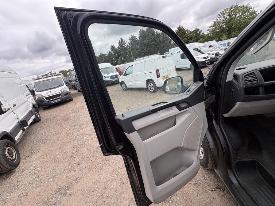 2016 Volkswagen Transporter – Model: Transporter T28 Trendline TDI BlueMotion Technology – RA65MHX
