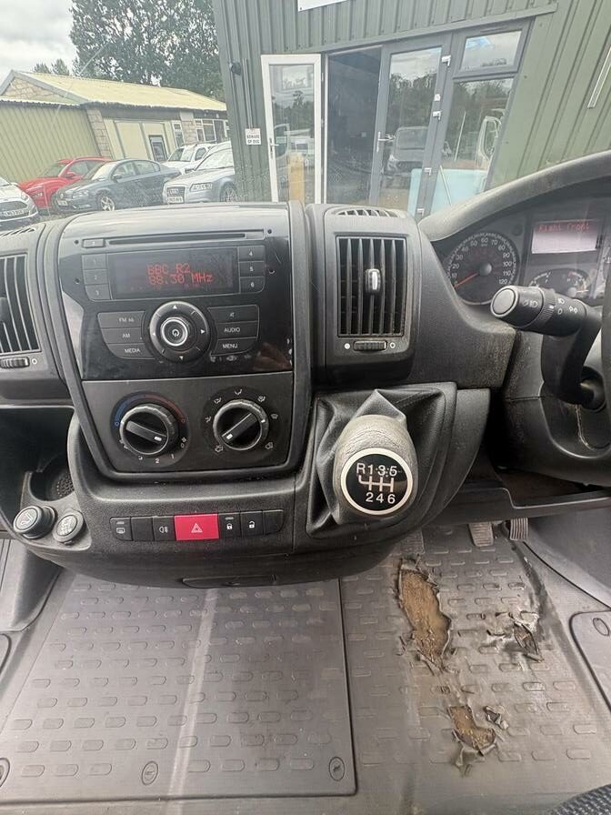 2014 Citroen Relay – Model: Relay 35 L3 Dropside HDi – LD14LLU